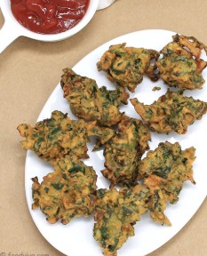 Palak Pakoda Chats