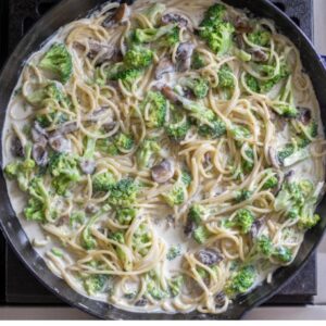 Green Tagliatelle With Mashroom & Braccoli